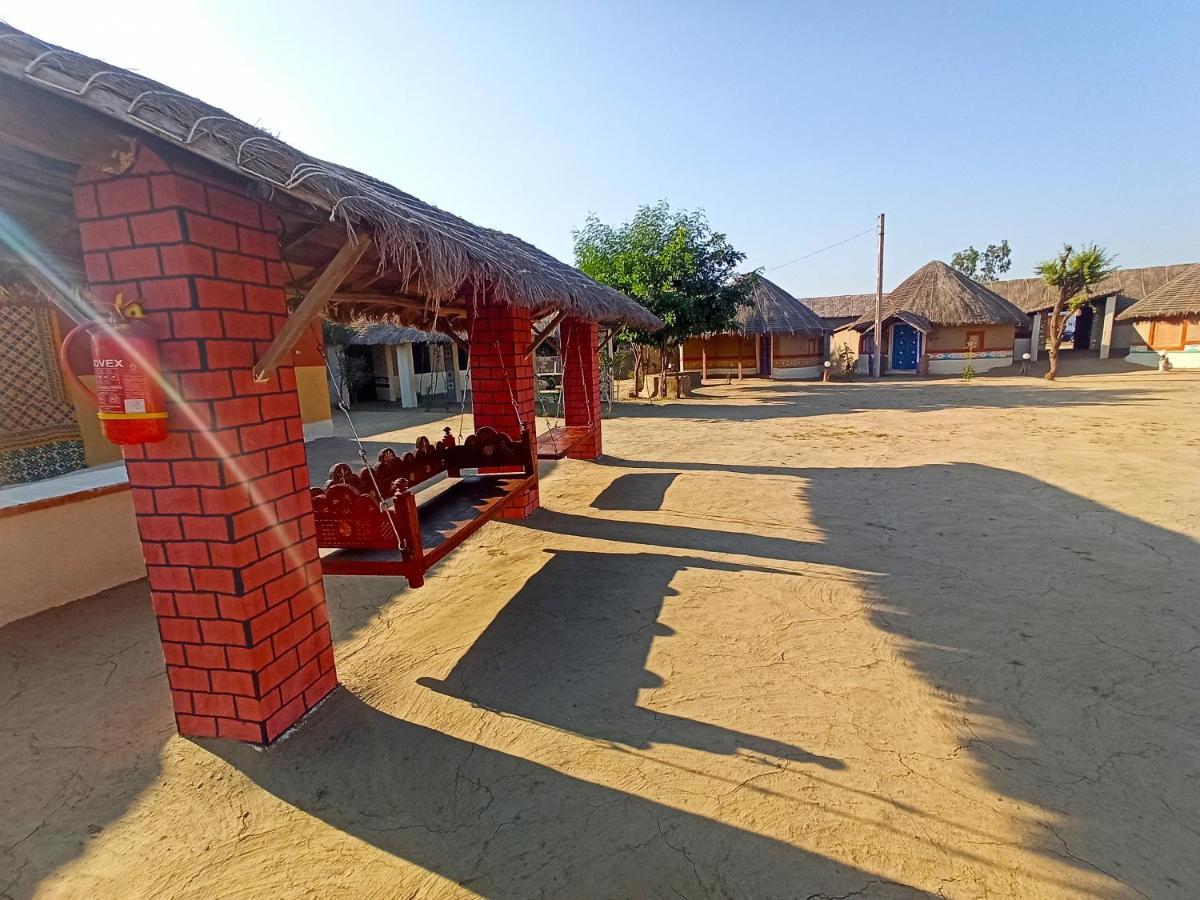 Kutir Craft Village Resort Bherandiāla المظهر الخارجي الصورة